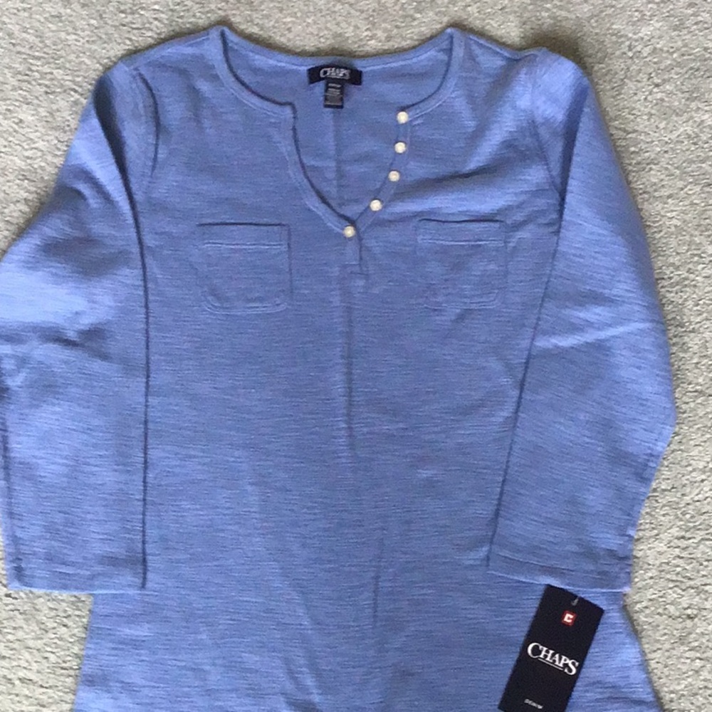 Women’s knit top.